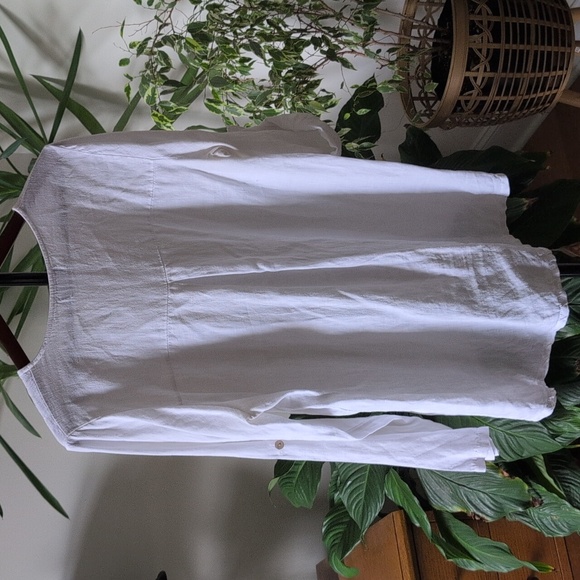 White Linen Tunic - Picture 2 of 6